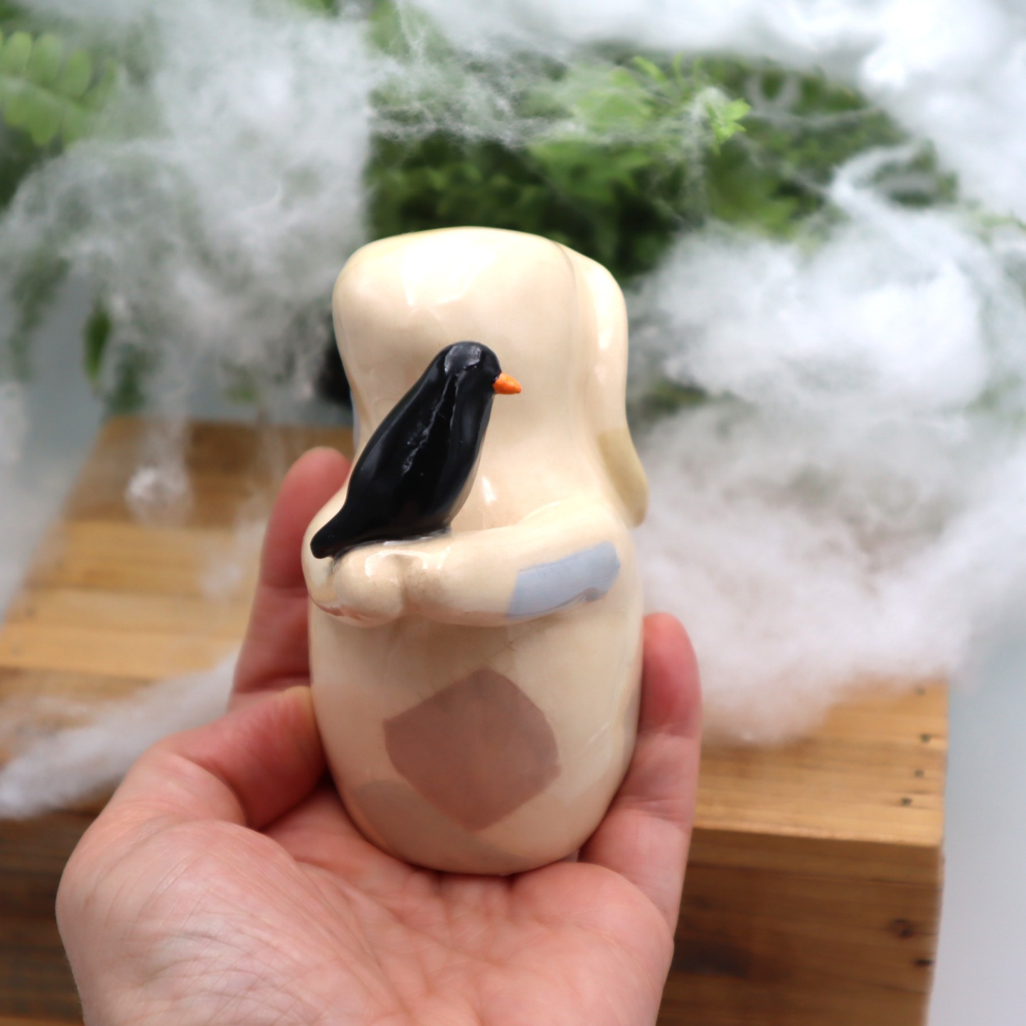 Lapin Frankenstein et son corbeau 10 cm Victoria Céramique