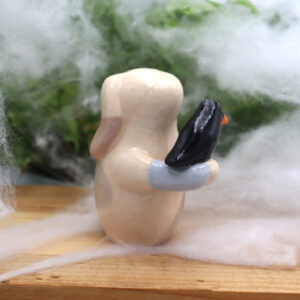 Lapin Frankenstein et son corbeau 6 cm Victoria Céramique
