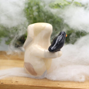 Lapin Frankenstein et son corbeau 6 cm Victoria Céramique