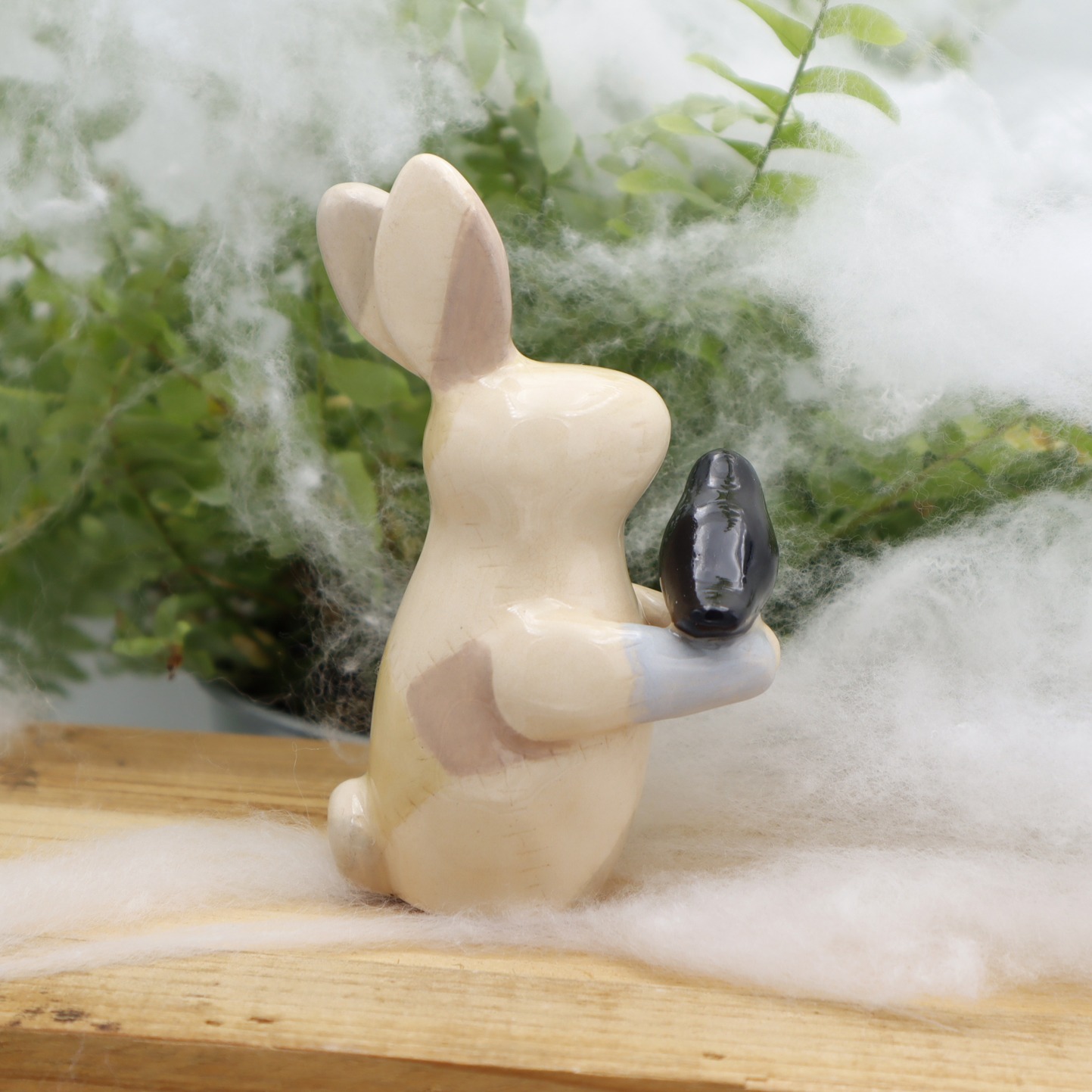Lapin Frankenstein et son corbeau 6 cm Victoria Céramique