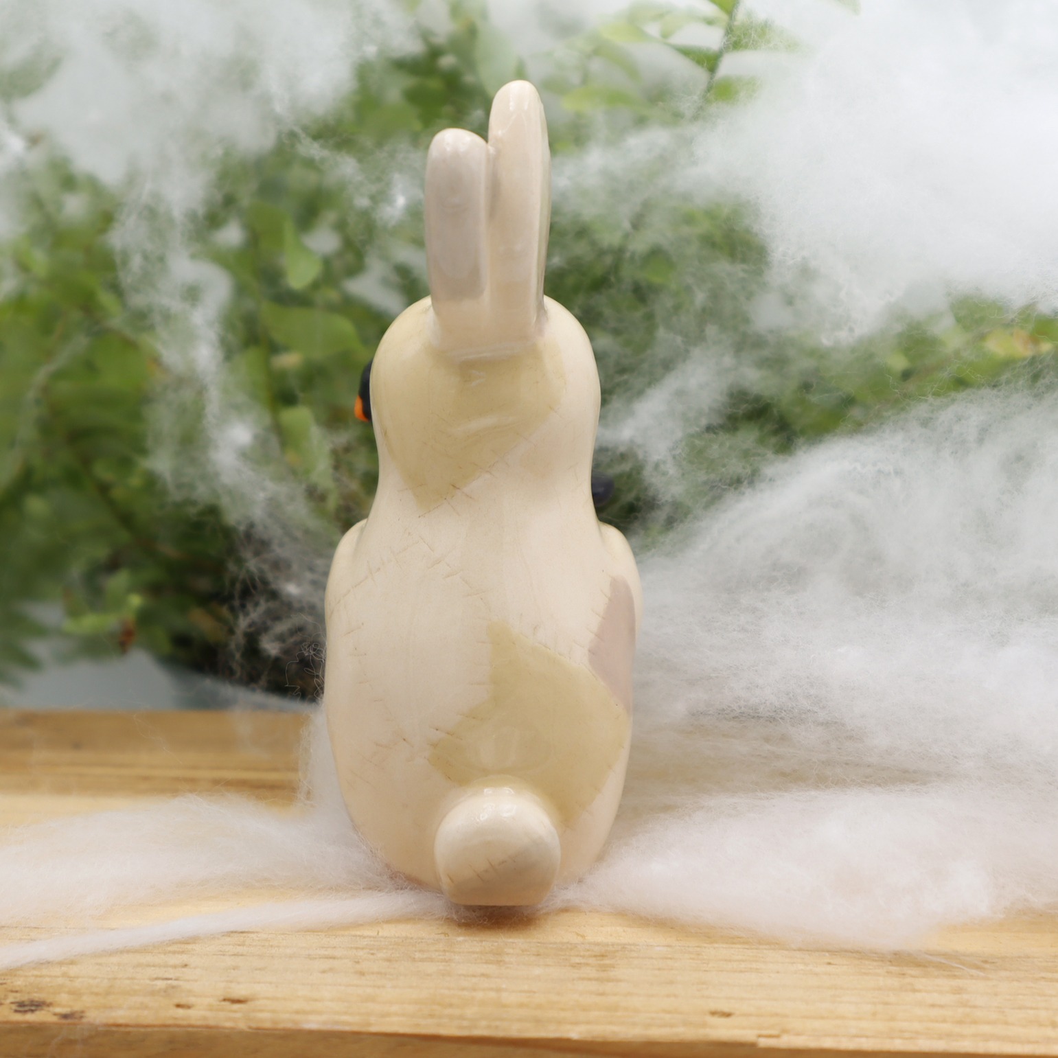 Lapin Frankenstein et son corbeau 6 cm Victoria Céramique