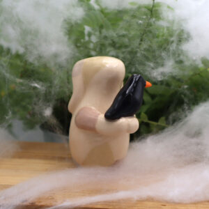 Lapin Frankenstein avec son corbeau Victoria Céramique