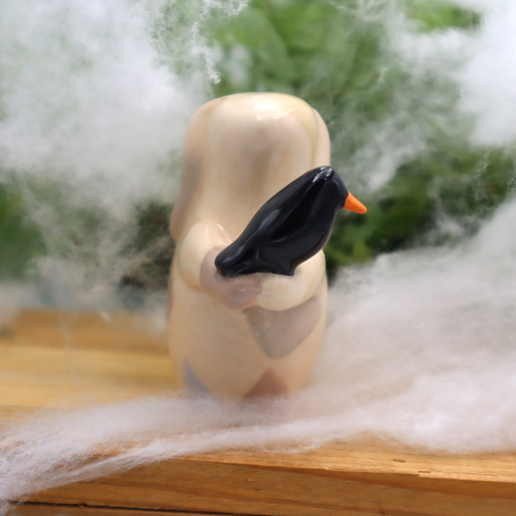 Lapin Frankenstein et son corbeau 6 cm Victoria Céramique