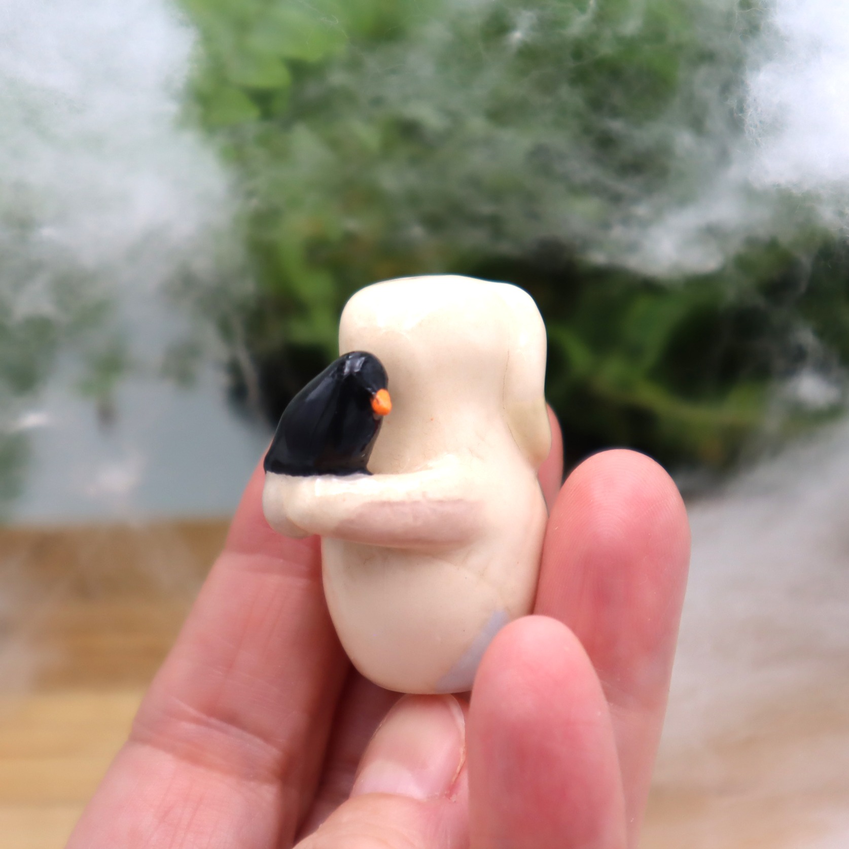 Lapin Frankenstein avec son corbeau Victoria Céramique