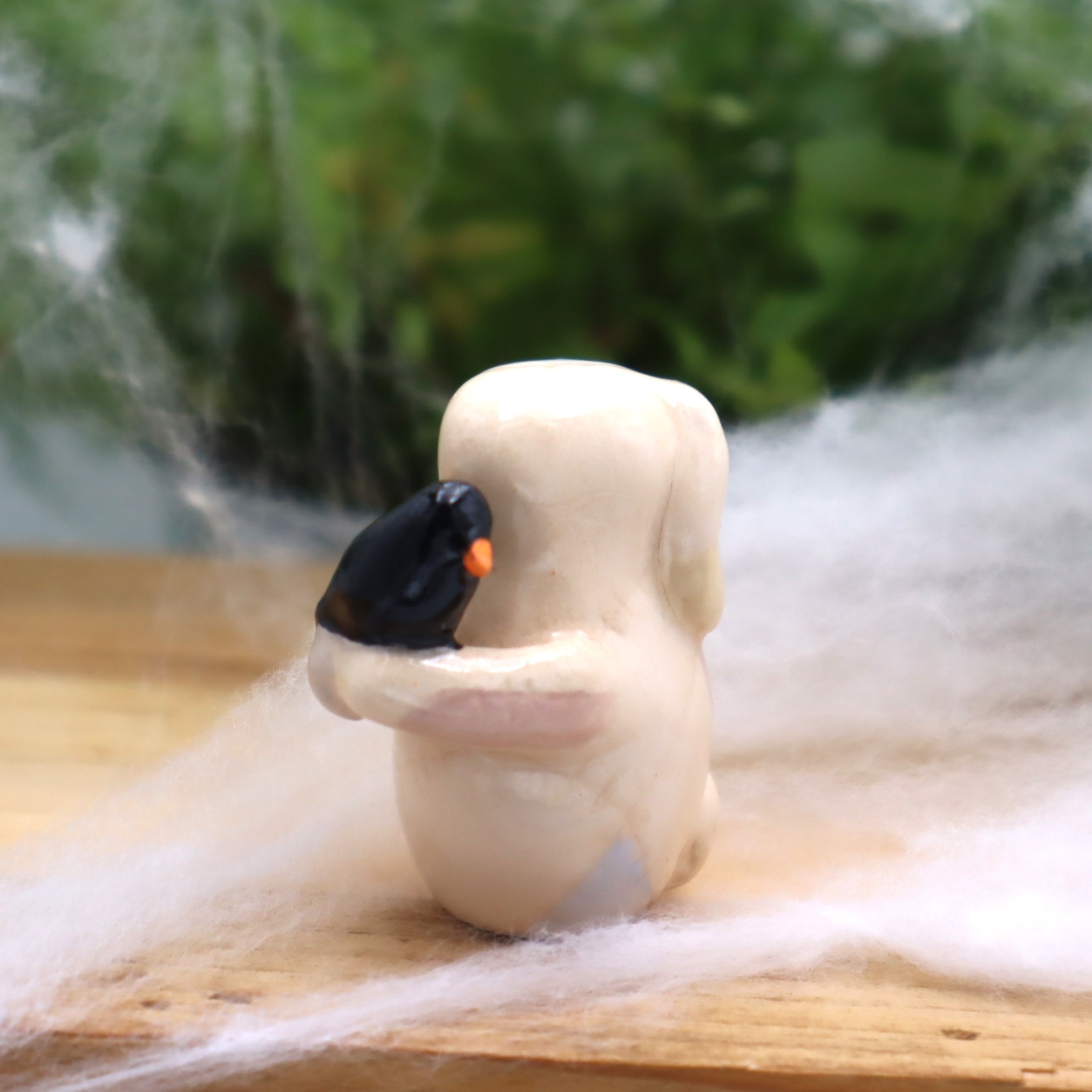 Lapin Frankenstein avec son corbeau Victoria Céramique