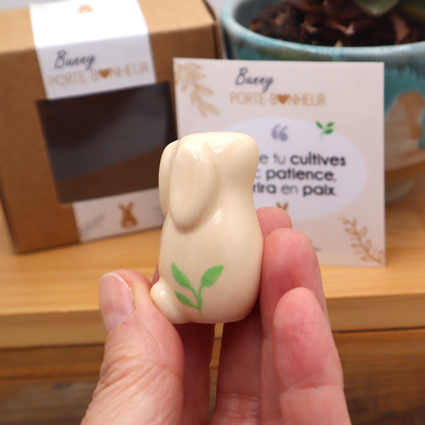 Lapin porte bonheur beige Victoria Céramique