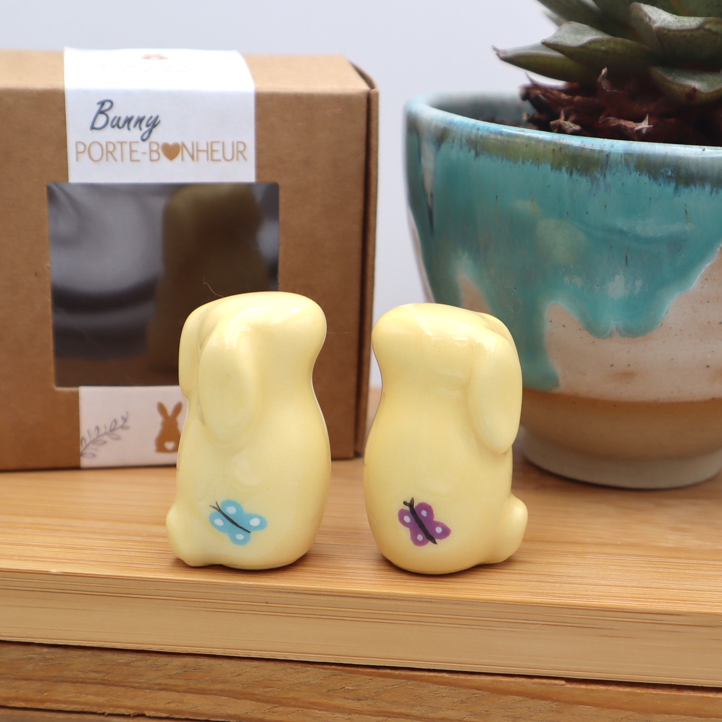Lapins porte bonheur jaunes et violets Victoria Céramique