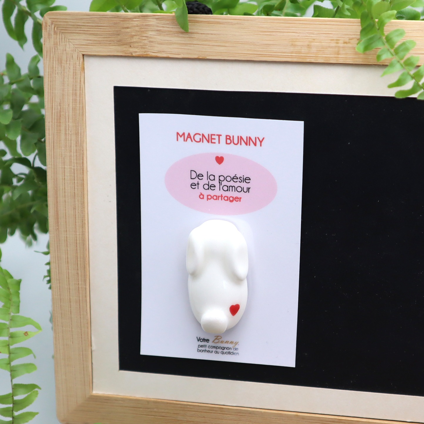 Magnet Bunny blanc en forme de lapin avec un cœur Victoria Céramique