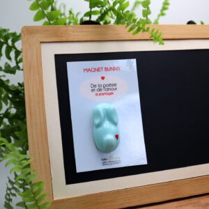 Magnet Bunny bleu en forme de lapin avec un cœur Victoria Céramique