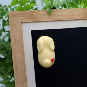 Magnet Bunny jaune en forme de lapin avec un cœur Victoria Céramique