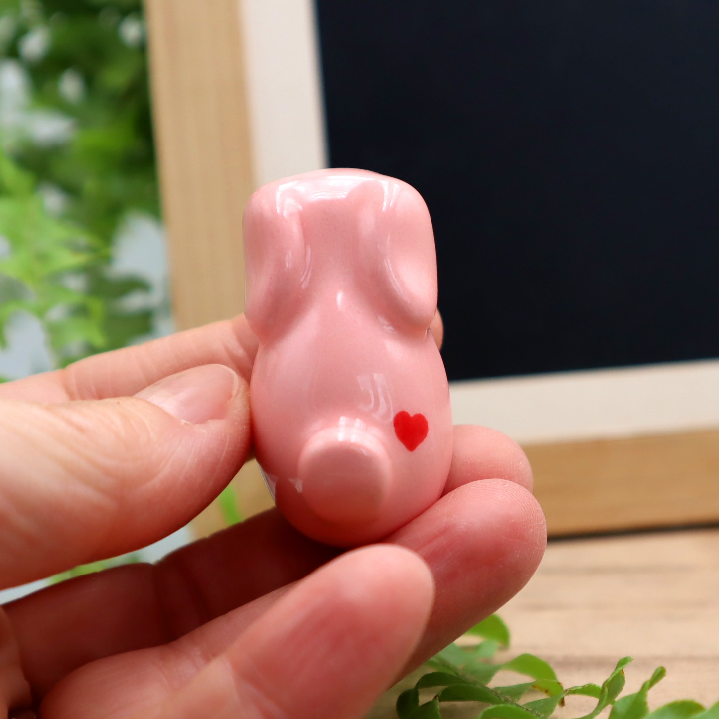 Magnet Bunny rose en forme de lapin avec un cœur Victoria Céramique