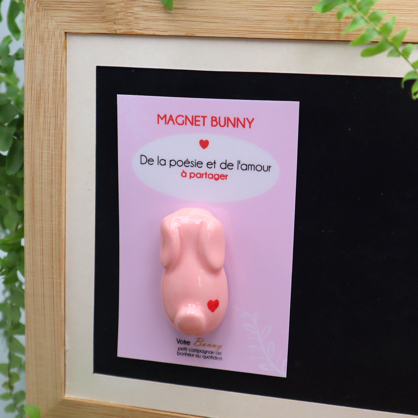 Magnet Bunny rose en forme de lapin avec un cœur Victoria Céramique