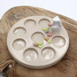 Palette à aquarelle décorée d'un lapin et de fleurs - Victoria Céramique