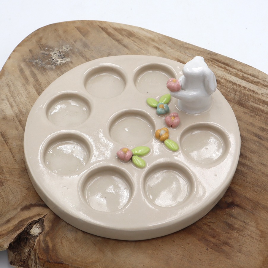 Palette à aquarelle décorée d'un lapin et de fleurs - Victoria Céramique